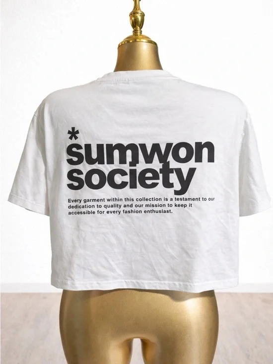 Lot of two - White Graphic Crop Tee - Script & Je T'aime Styles - Picture 3 of 5